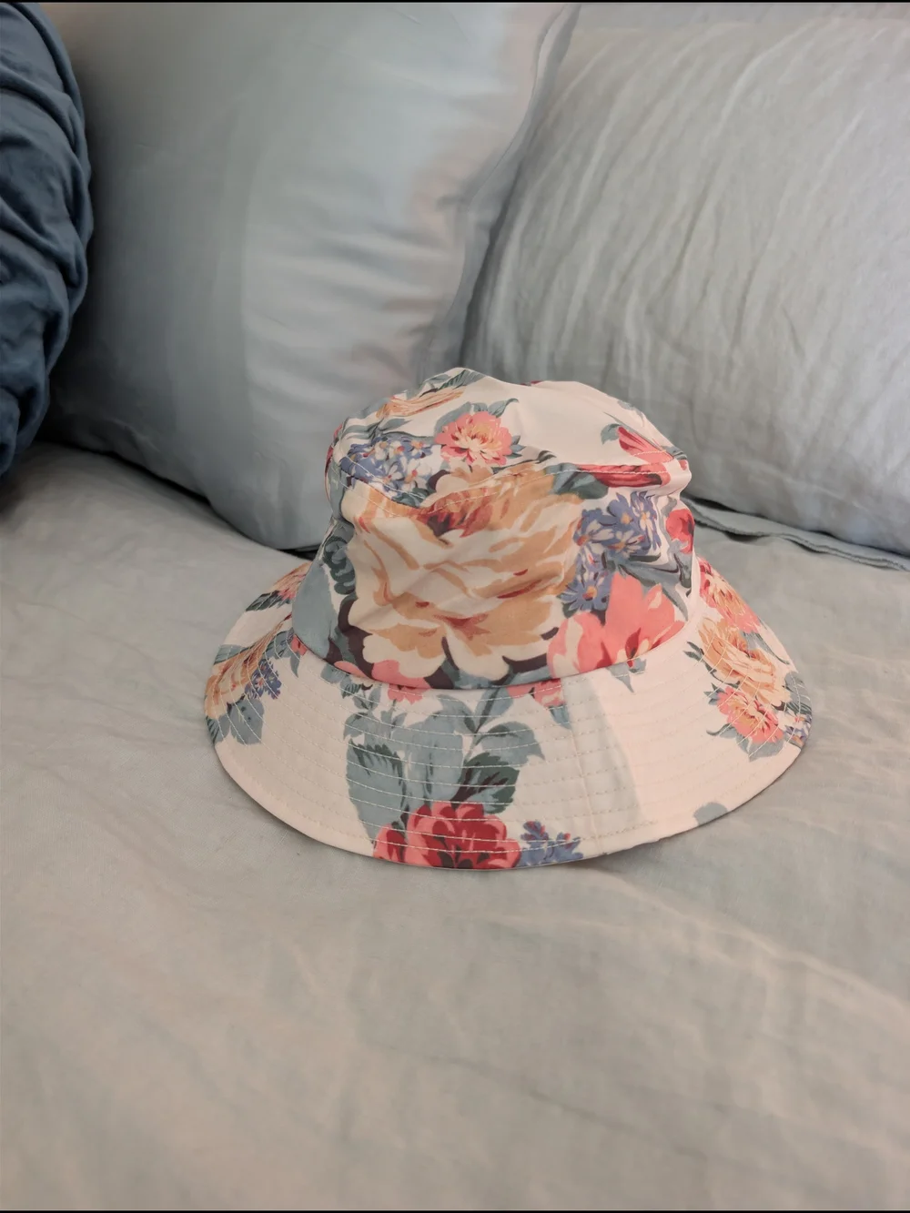 NWT Loeffler Randall Ivy Floral Bucket Hat White O/S